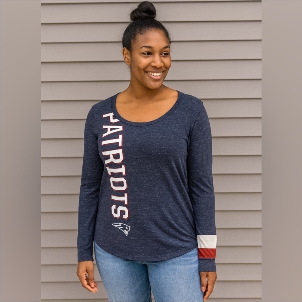 Nike Patriots Long Sleeve V Neck Tee - Picture 1 of 8
